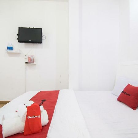 Reddoorz Plus Near Tan Dinh Market Ho Şi Min Exterior foto