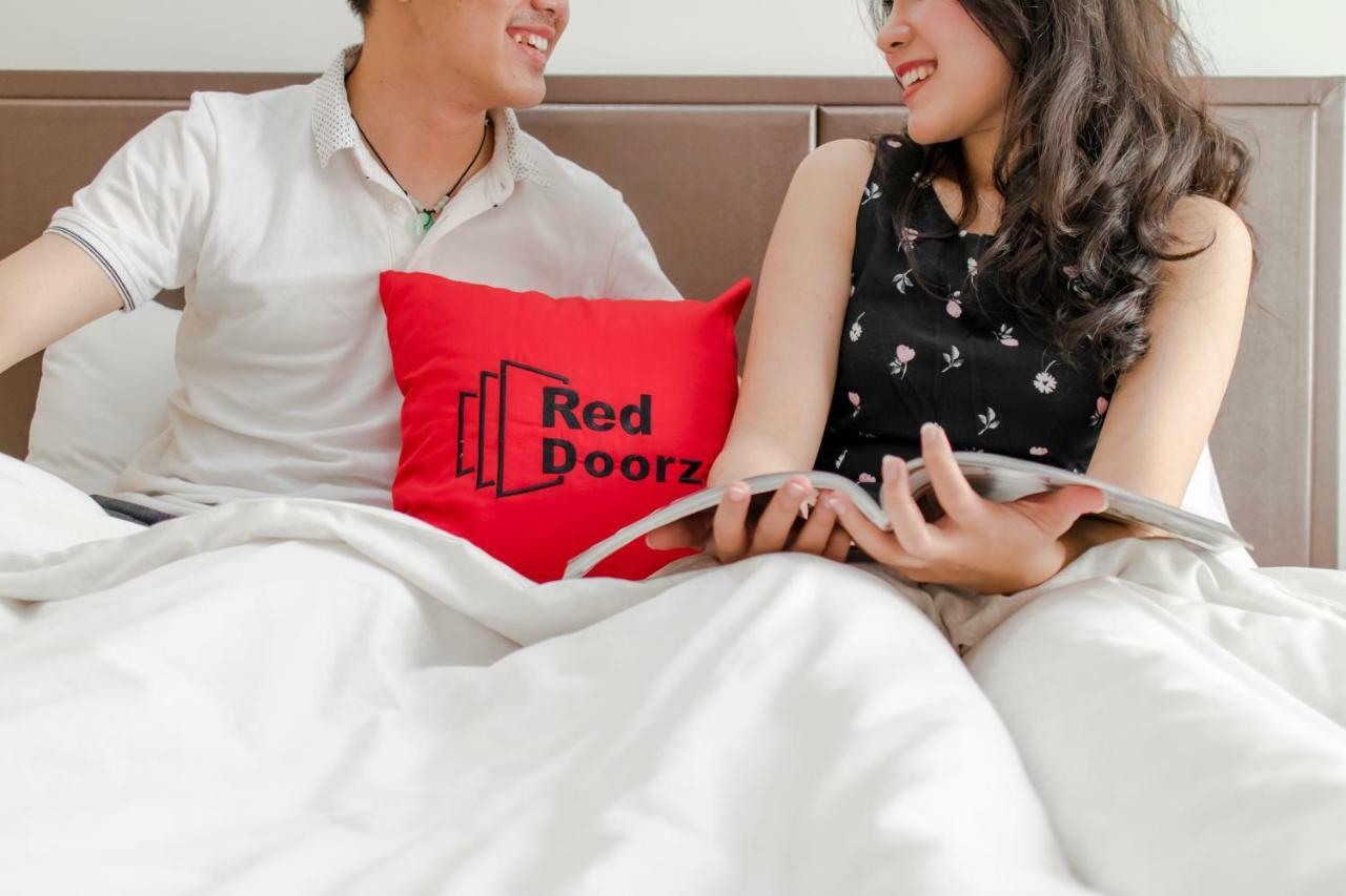 Reddoorz Plus Near Tan Dinh Market Ho Şi Min Exterior foto